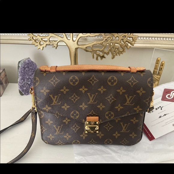 Louis Vuitton Handbags - Louis Vuitton pochette metis